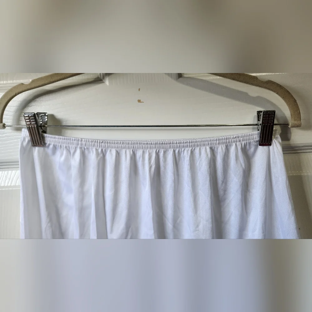 Vasserette white slip skirt women's size Large